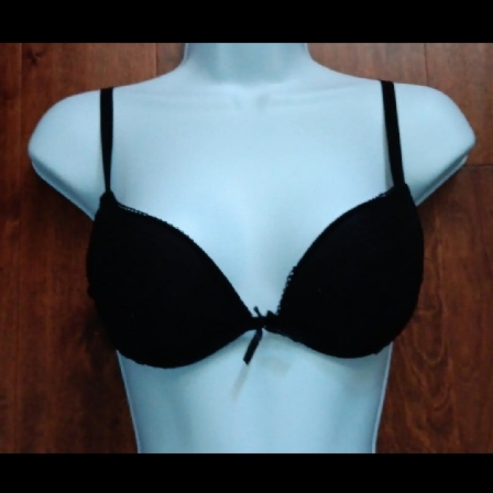 True Woman's Bra Size 34B Black
